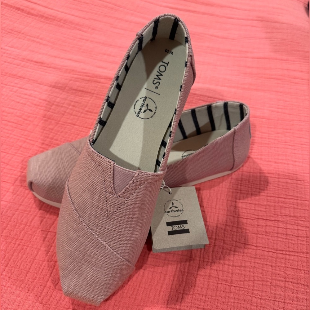 TOMS Women's Soft Pink Canvas Loafers
